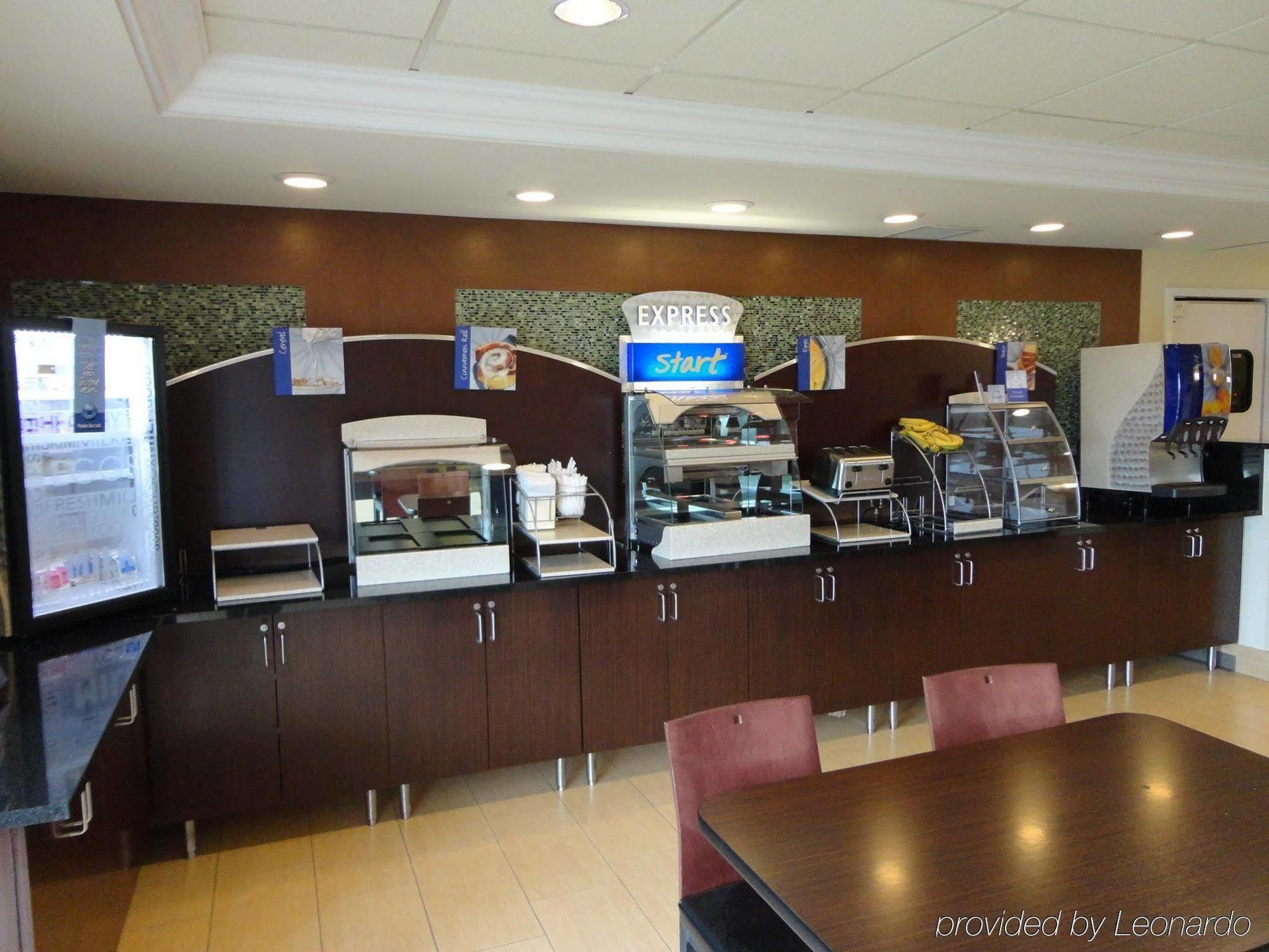 Holiday Inn Express Hotel & Suites Rogers By Ihg Exterior foto